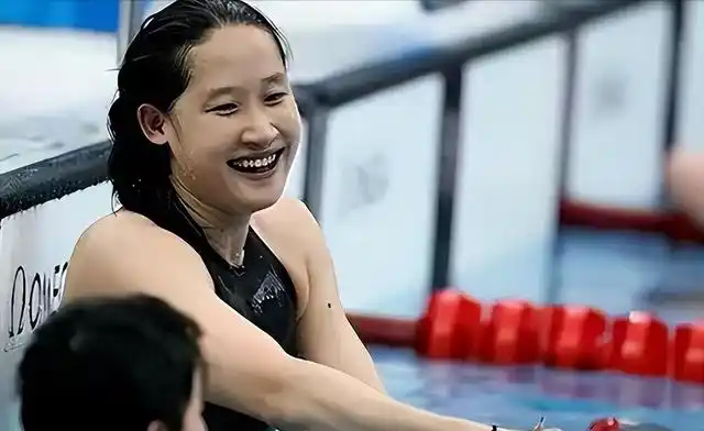 游泳冠军刘子歌照片_中国女子游泳名将刘子歌视频_游泳运动员刘子歌图片