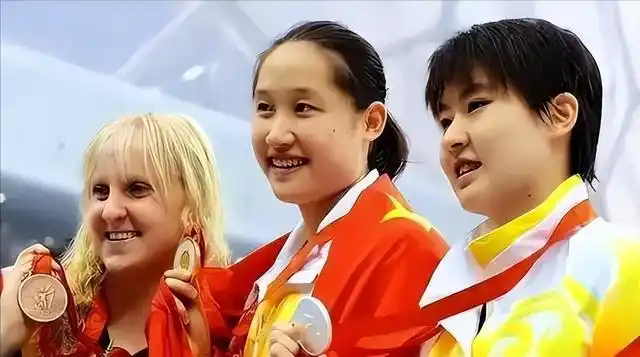 游泳冠军刘子歌照片_中国女子游泳名将刘子歌视频_游泳运动员刘子歌图片