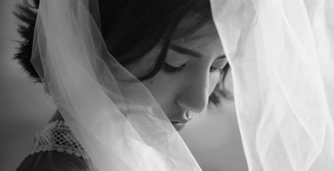 跟朋友一起拍婚纱照行吗_拍婚纱照发朋友圈文案_拍婚纱照的朋友圈