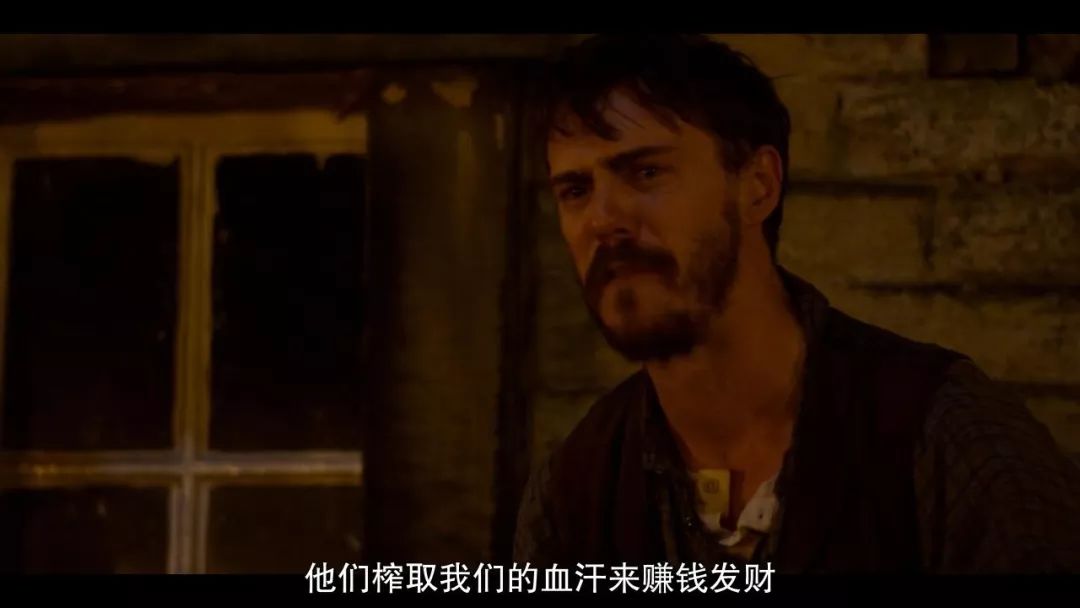 业余足球比赛冠军捧杯_业余足球队奖杯奖项设置_足球捧杯视频