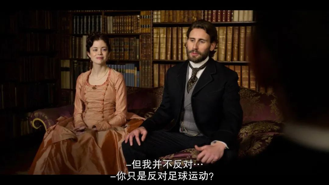业余足球队奖杯奖项设置_足球捧杯视频_业余足球比赛冠军捧杯