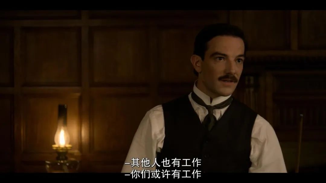 业余足球比赛冠军捧杯_业余足球队奖杯奖项设置_足球捧杯视频