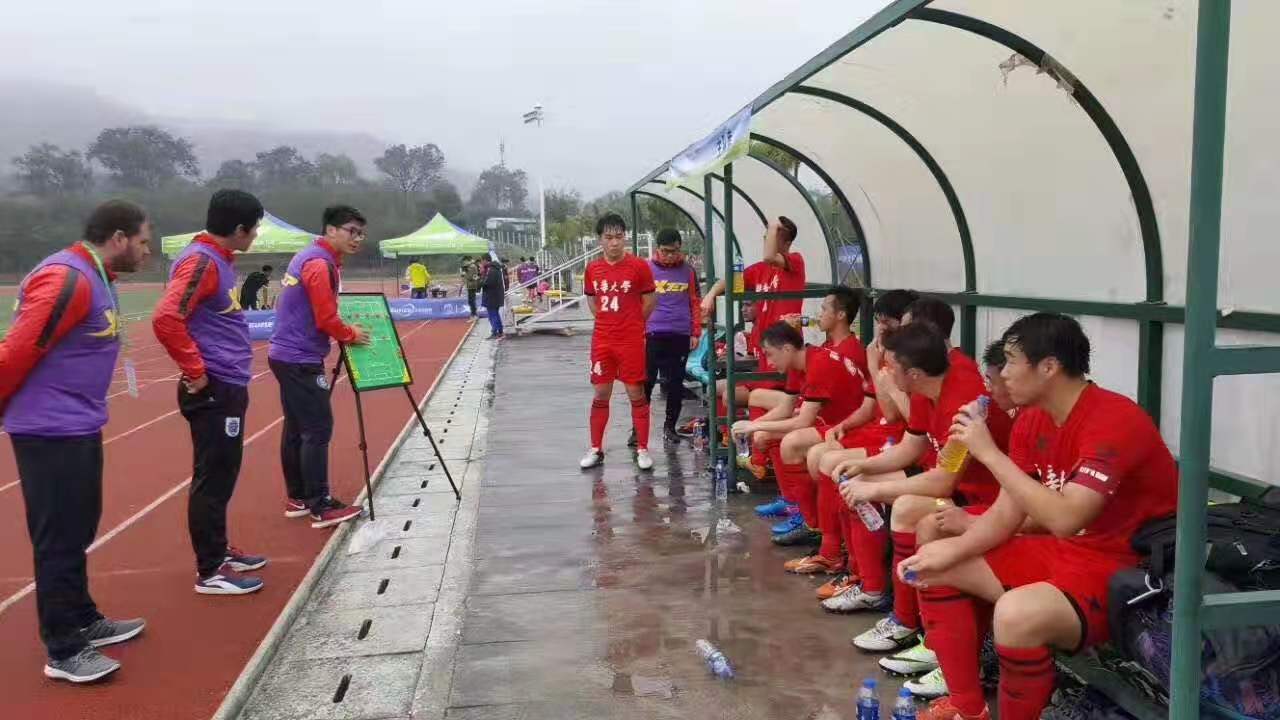 业余足球比赛冠军捧杯_业余足球冠军比赛捧杯图片_业余足球冠军比赛捧杯视频