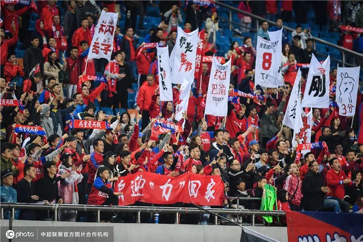 中超足球重庆冠军名单_重庆足球中超冠军_重庆中超最好成绩