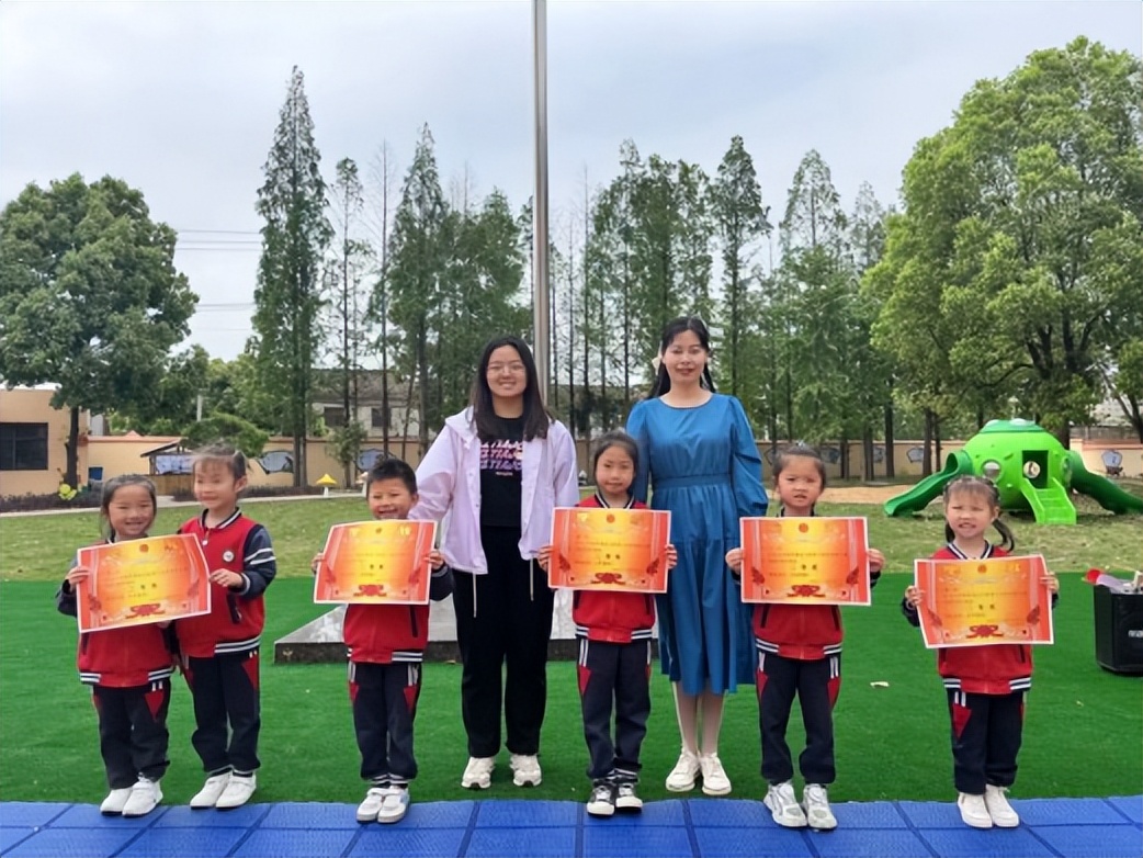 幼儿园中班拍篮球技巧与方法_幼儿篮球中班拍球方案_幼儿园中班拍篮球视频