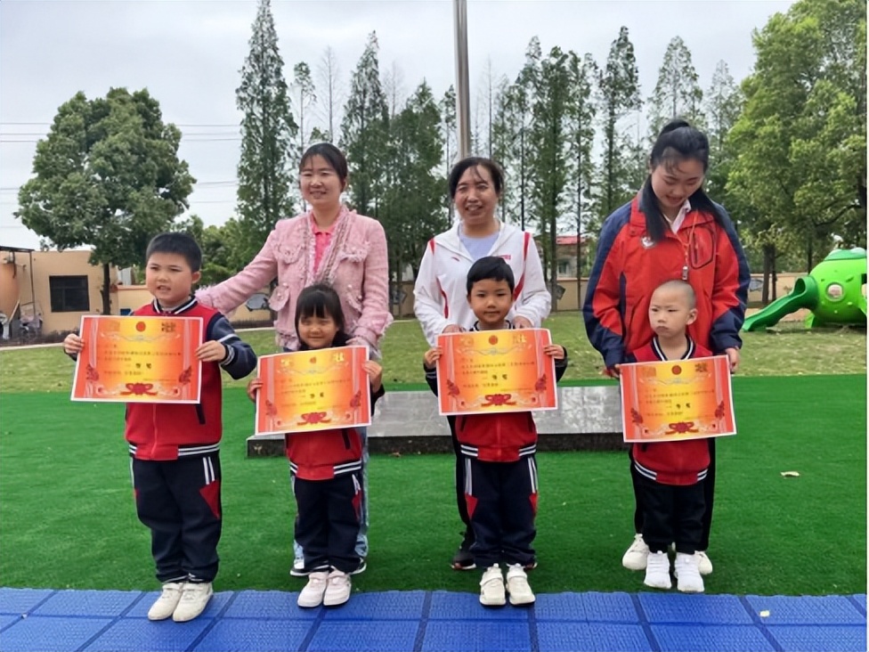 幼儿园中班拍篮球视频_幼儿园中班拍篮球技巧与方法_幼儿篮球中班拍球方案