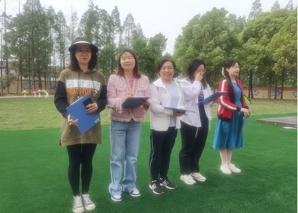幼儿园中班拍篮球技巧与方法_幼儿篮球中班拍球方案_幼儿园中班拍篮球视频