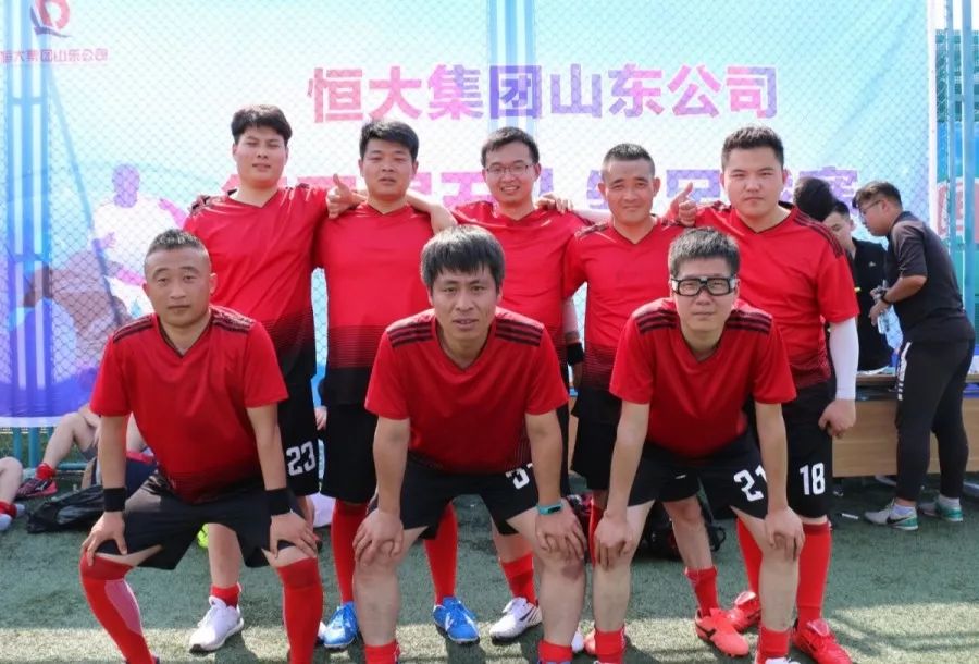足球打门什么意思_足球连续打门规则是什么_足球守门规则