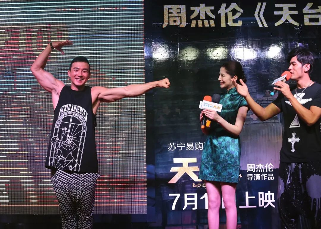 快手健身男妻子像明星_快手健身夫妻_快手最火健身女