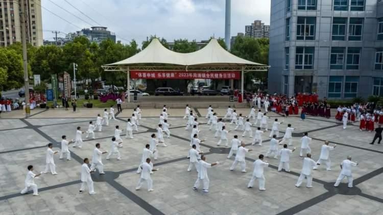 全民冠军足球预约新区_全民冠军足球新区玩什么阵容_全民冠军足球新服开服时间