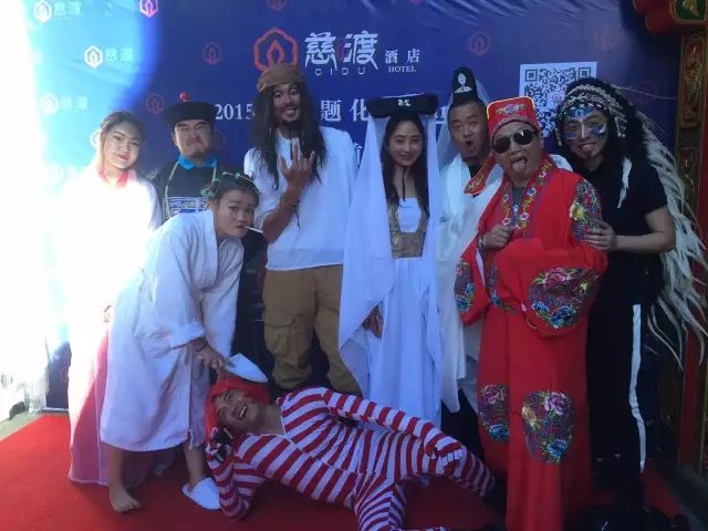 古堡婚纱照片_森林复古婚纱照_古堡森林婚纱照准备
