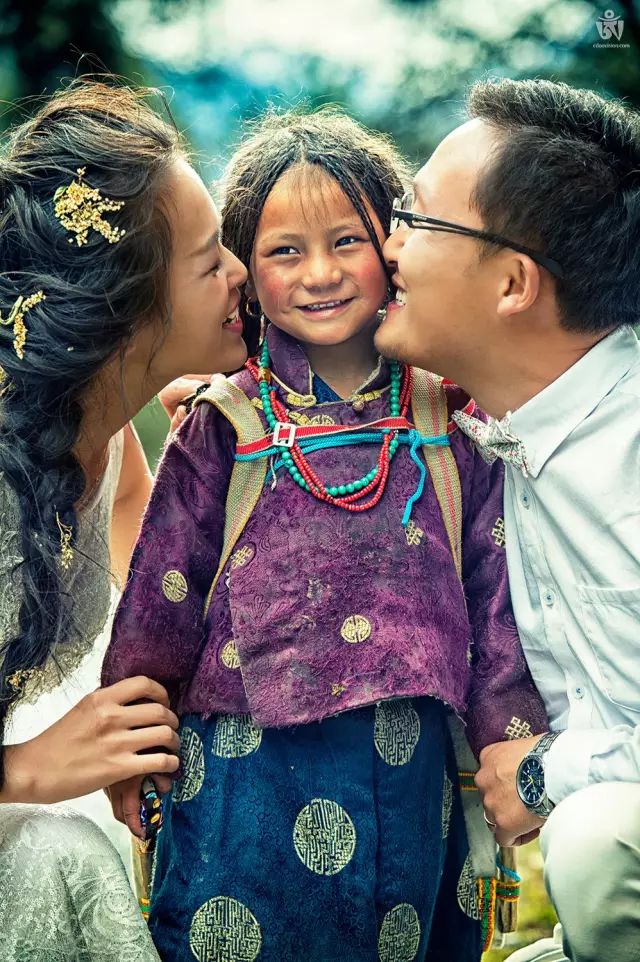 古堡婚纱照片_森林复古婚纱照_古堡森林婚纱照准备