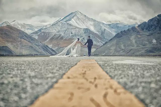 古堡婚纱照片_森林复古婚纱照_古堡森林婚纱照准备