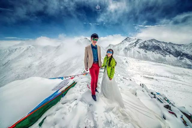 古堡婚纱照片_森林复古婚纱照_古堡森林婚纱照准备