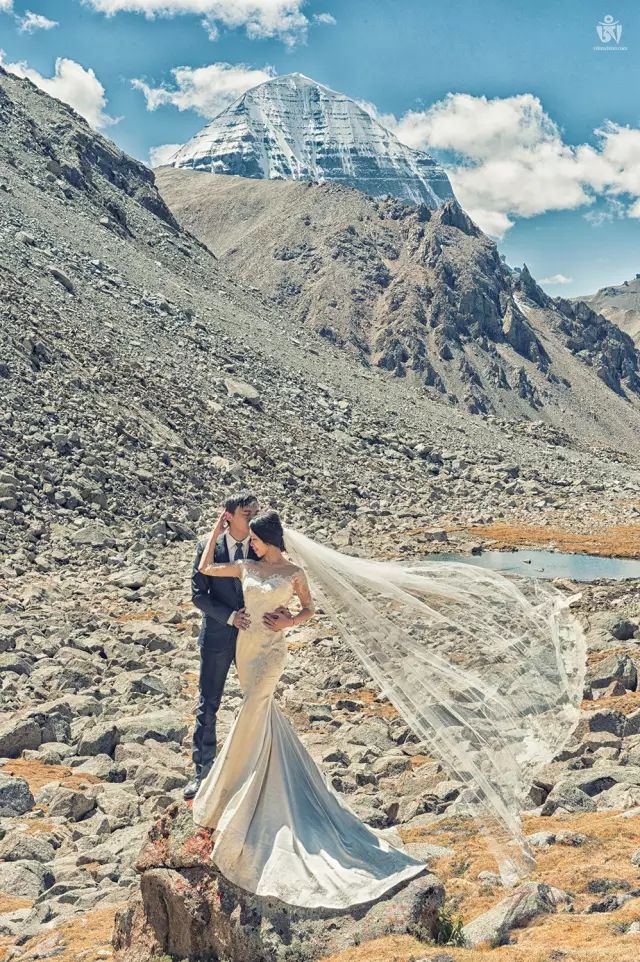 森林复古婚纱照_古堡森林婚纱照准备_古堡婚纱照片