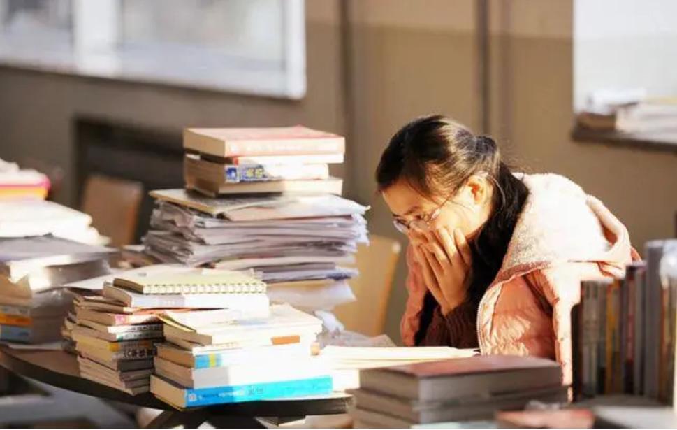 高一学生学习生活方式_谈谈高一生活_高一生活怎么过