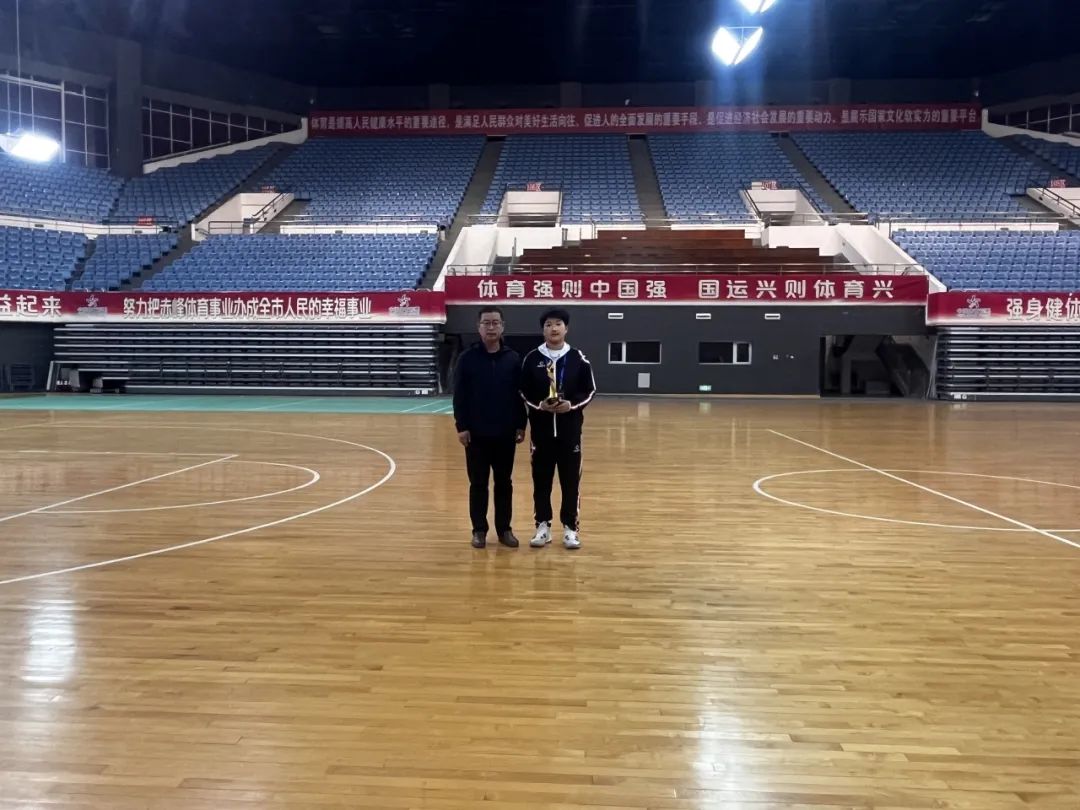 赤峰女子篮球冠军有哪些_赤峰篮球运动员_赤峰篮球协会