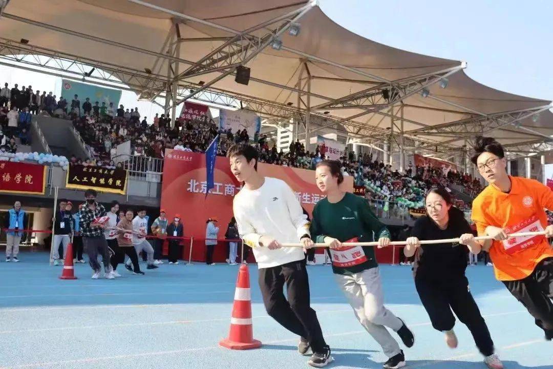 体操方阵解说词_体操方队多少人_大学生体操方阵是什么