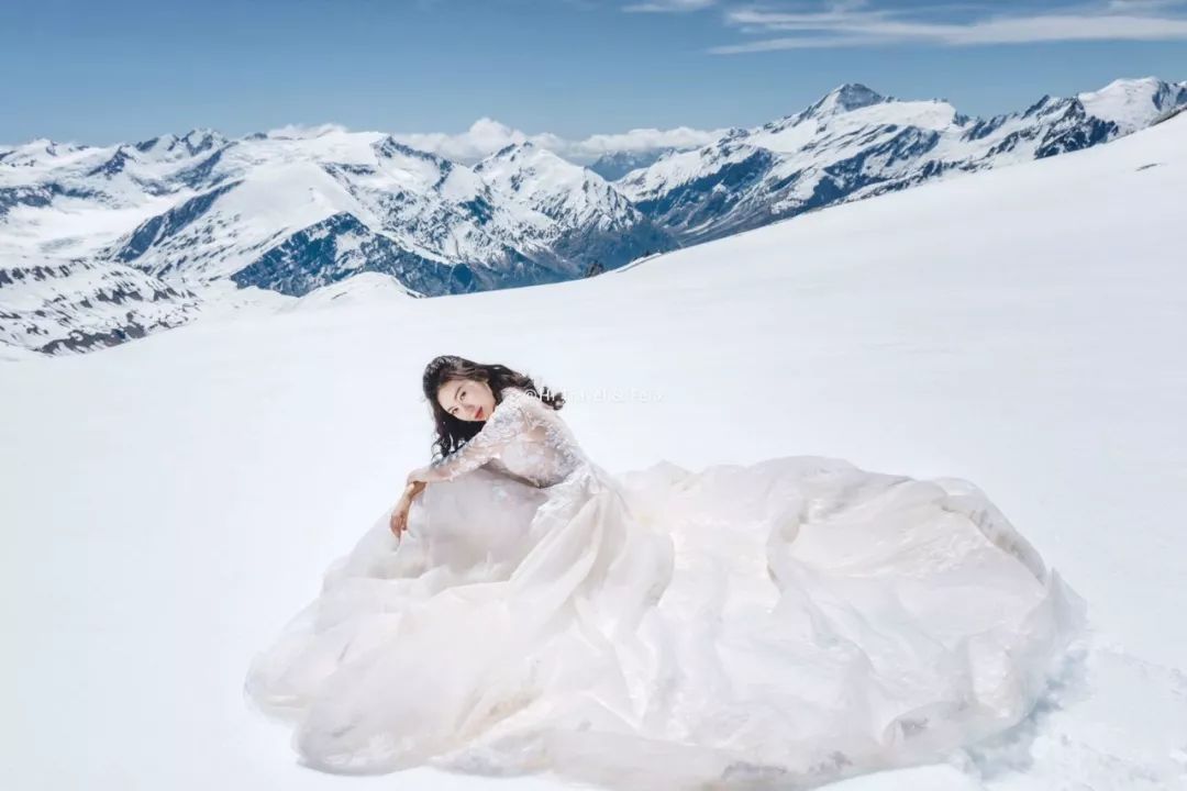 复古外景婚纱照山景_婚纱照复古风_婚纱外景地