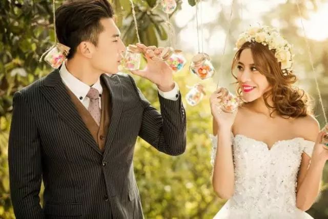 婚纱照拍外景穿什么衣服好看_婚纱照拍外景在什么季节_婚纱拍外景穿什么衣服