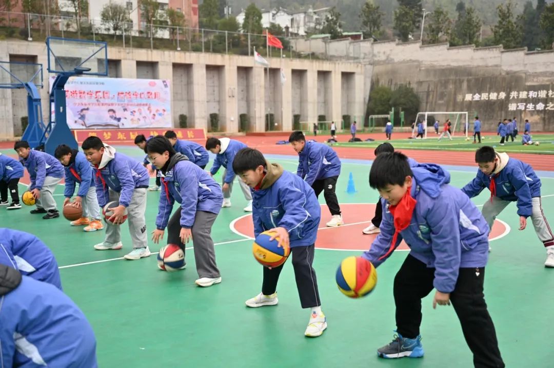篮球进阶是什么意思_快速进阶篮球技巧图解_篮球进阶基本功