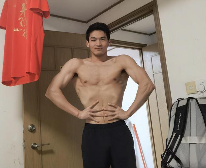 中国选手冰女皇_王冰冰采访游泳队_王冰冰采访女游泳冠军