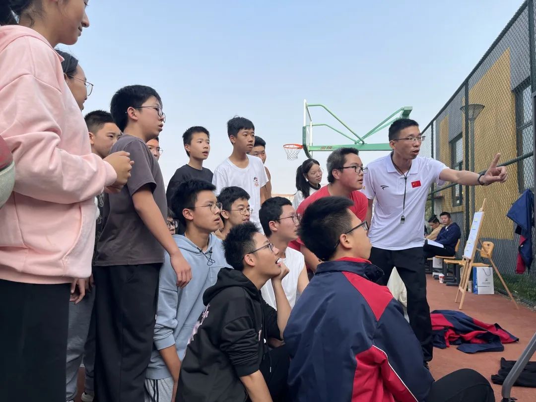 一对一足球防守规则图片_足球防守_防守足球规则图片大全