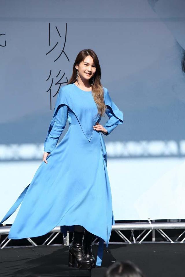 婚纱西装搭配图片大全_婚纱照西装怎么搭配_个性西装婚纱照街拍时尚