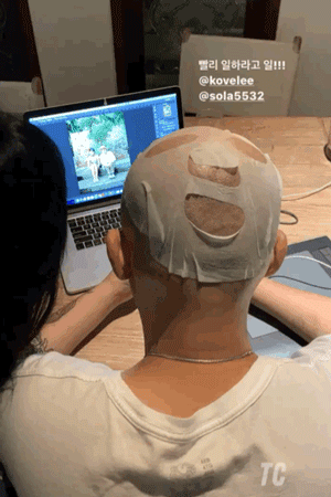 个性西装婚纱照街拍时尚_婚纱西装_婚纱照西装女