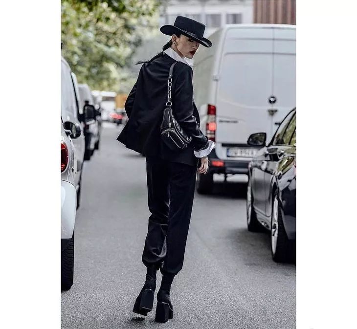 个性西装婚纱照街拍时尚_婚纱西装_婚纱照西装女