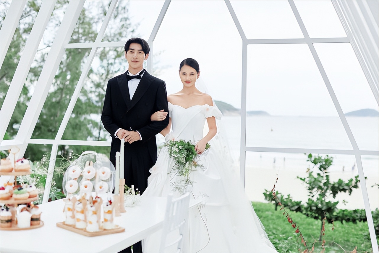 婚纱照水景图片_婚纱水果景照内容怎么写_水果婚纱照内景