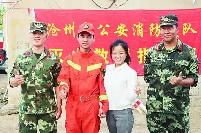 水果婚纱照内景_婚纱水果景照内容怎么写_婚纱照水景图片