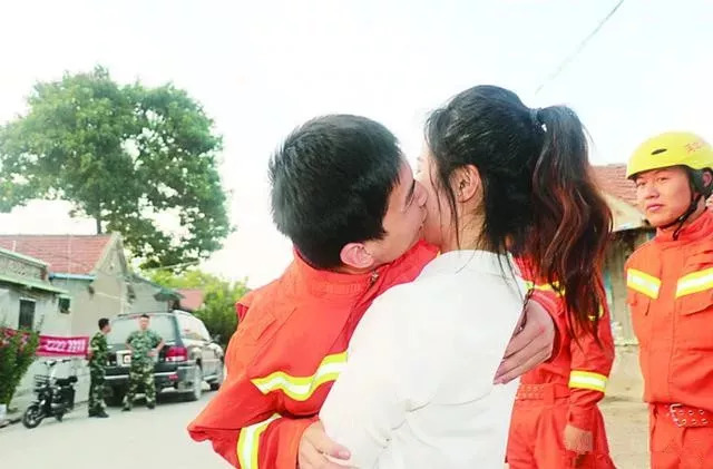 婚纱照水景图片_水果婚纱照内景_婚纱水果景照内容怎么写