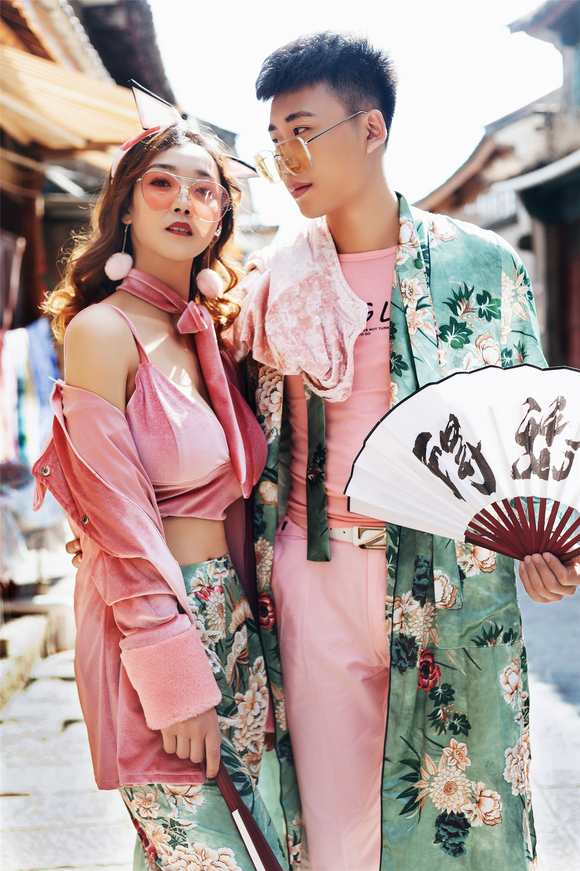婚纱西装_个性西装婚纱照街拍时尚_婚纱照西装女