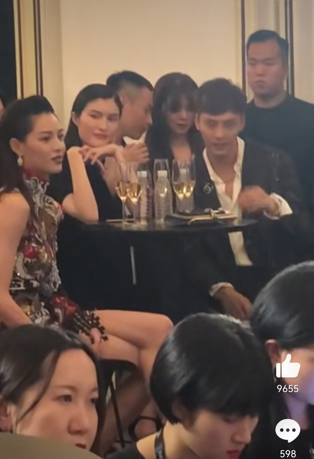 何穗健身荷尔蒙_何穗 健身_何穗明星健身房