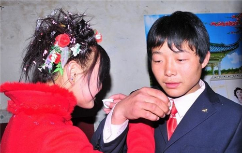 婚礼闹洞房习俗恶俗_洞房闹法_结婚闹闹洞房
