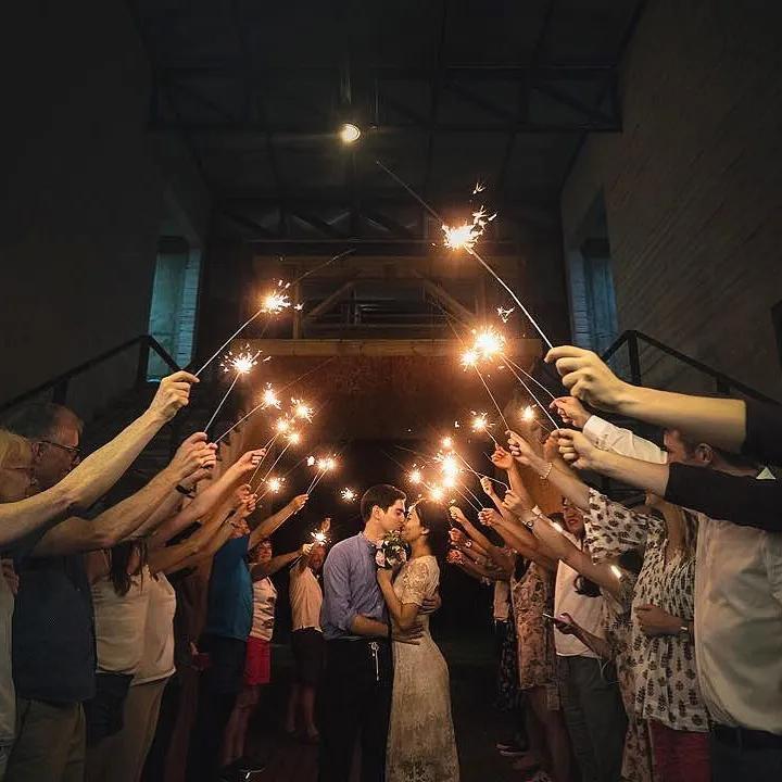 婚纱尴尬图片_婚纱的表情包_婚纱照表情尴尬怎么办呢