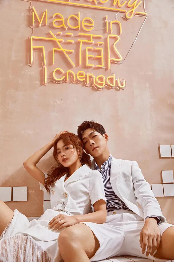 婚纱照表情尴尬怎么办呢_婚纱的表情包_婚纱尴尬图片