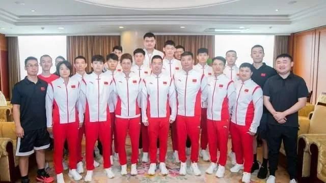 篮球世界杯冠军奖杯_2019篮球世界杯冠军奖牌_篮球冠军的奖杯