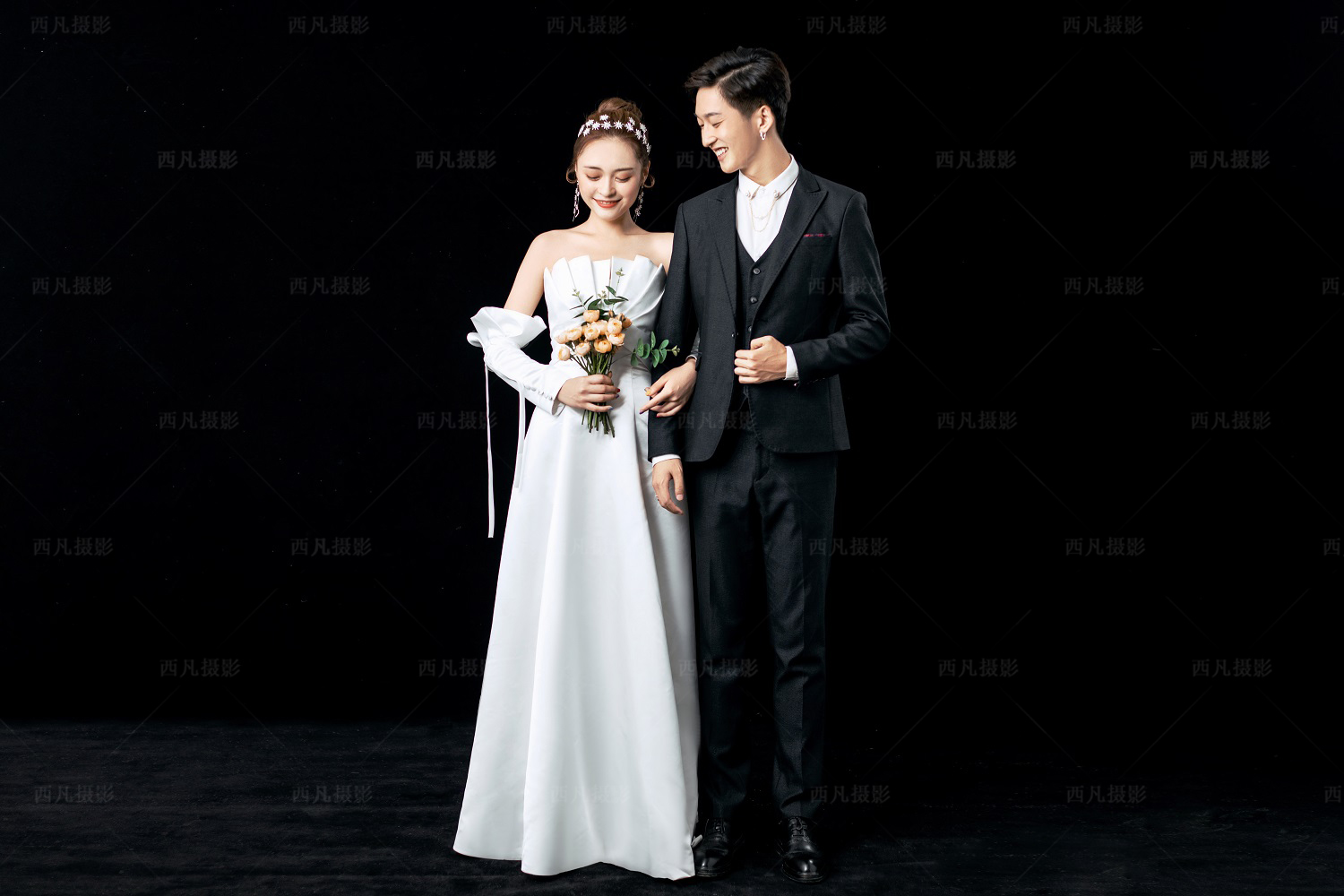 拍套婚纱照大概要多少钱_拍婚纱照选几套服装合适_婚纱照一套拍多个场景好吗