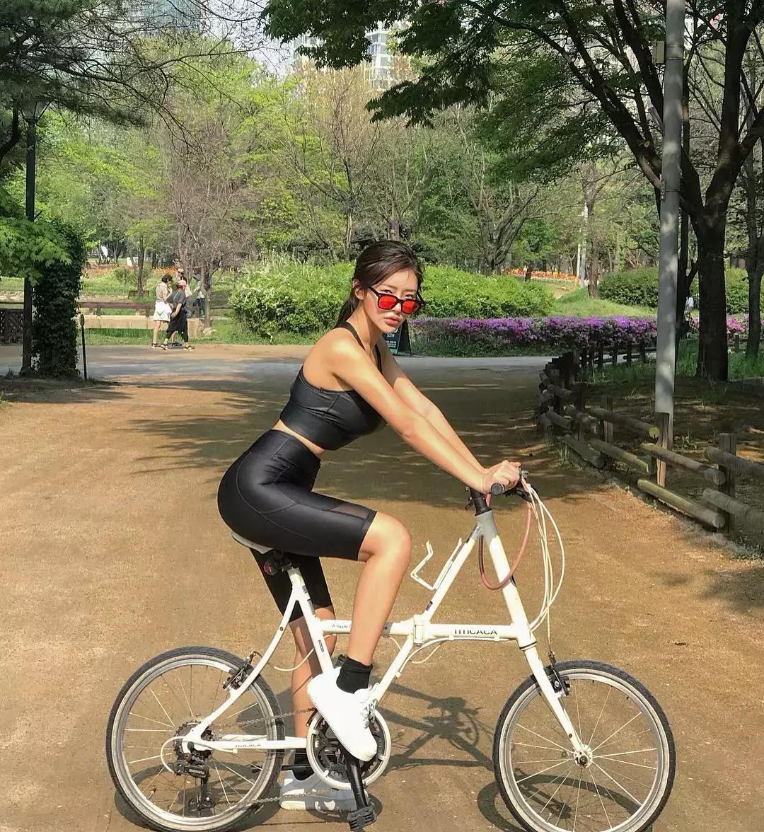 带帽子健身_健身房运动帽子女_健身房帽子