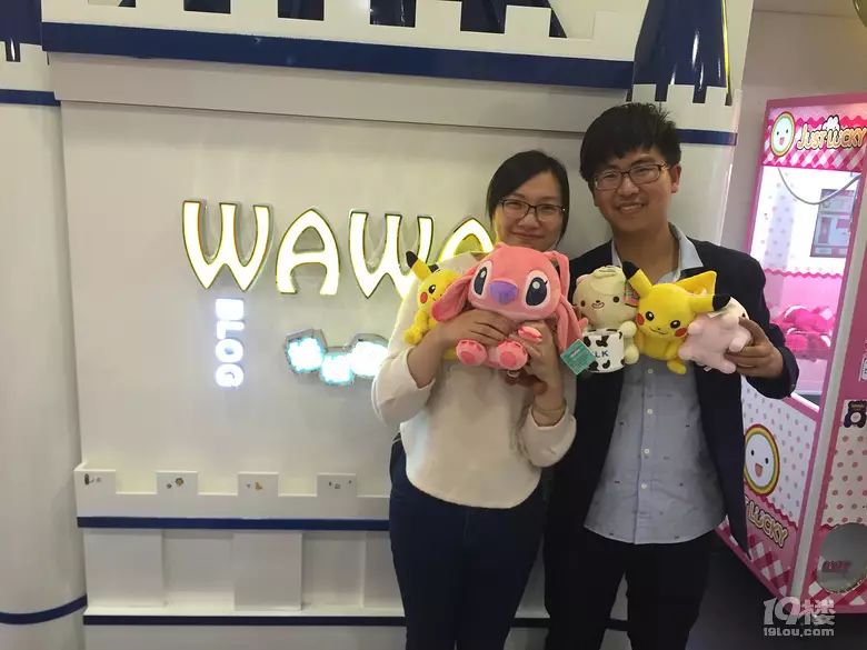 婚纱与西装颜色搭配技巧_蓝色西装配婚纱_蓝色西装内景婚纱照