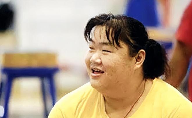 奥运举重比赛冠军_举重奥运冠军张国侠_奥运举重冠军男