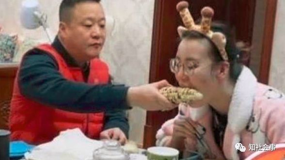 搞笑游泳表情冠军包视频_游泳冠军 表情包搞笑_搞笑游泳表情冠军包图片