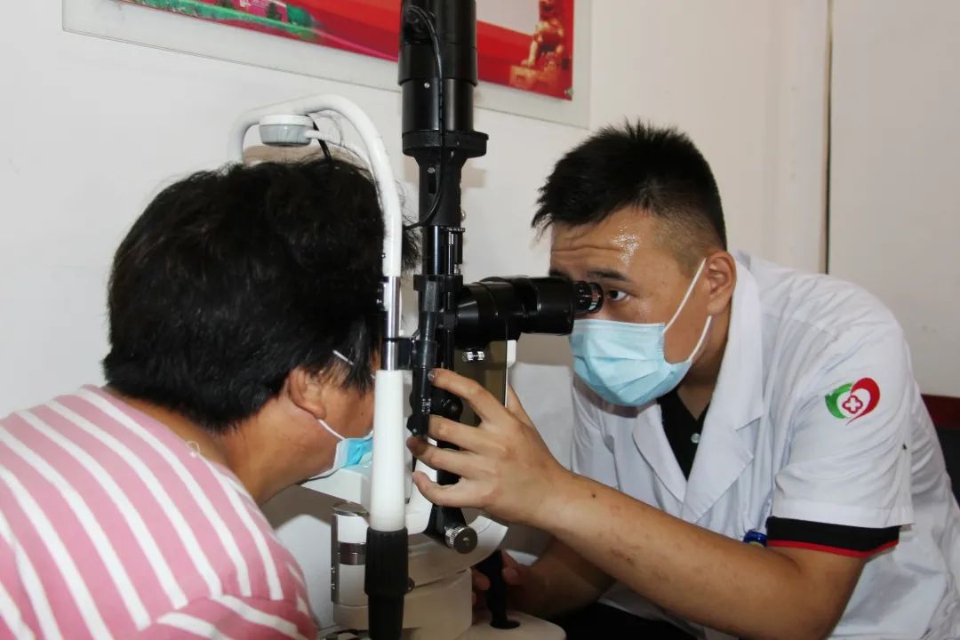 房中暑健身运动会有效果吗_健身房运动会中暑_室内运动中暑