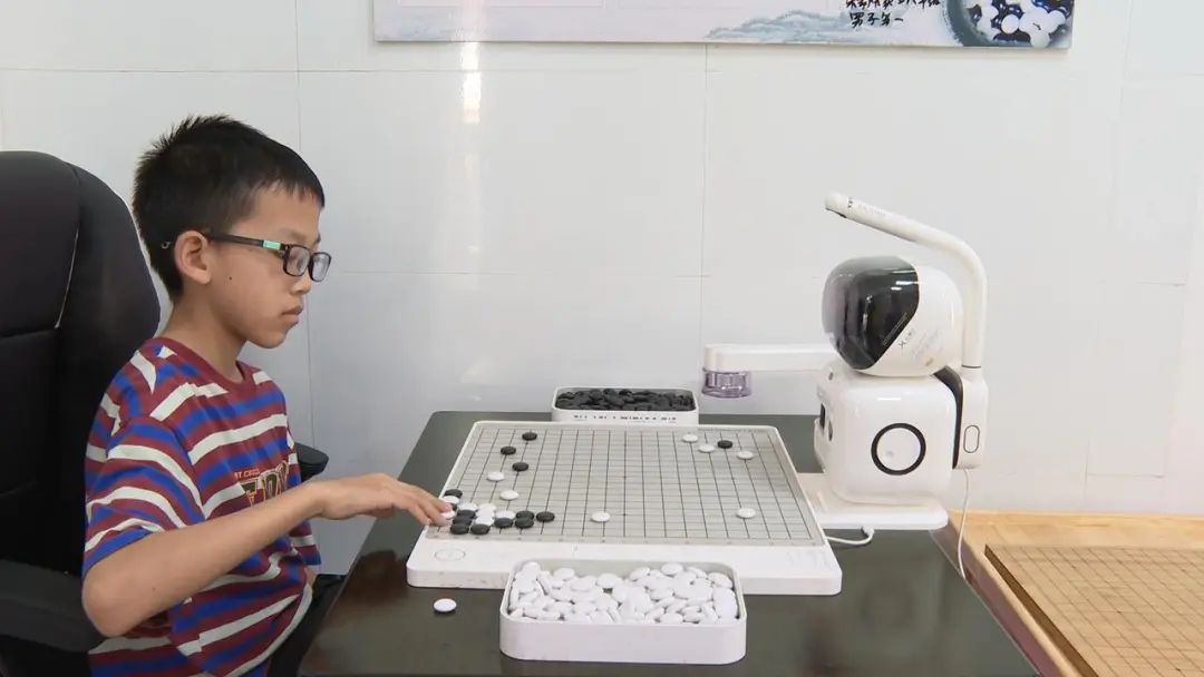 幼儿园篮球赛冠军图片_篮球赛冠军海报_篮球比赛冠军照片