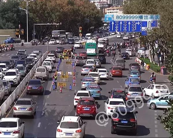 非机动车道婚纱照拍摄时间_机动车在车道减少的路口_驾驶机动车在车道减少的路口