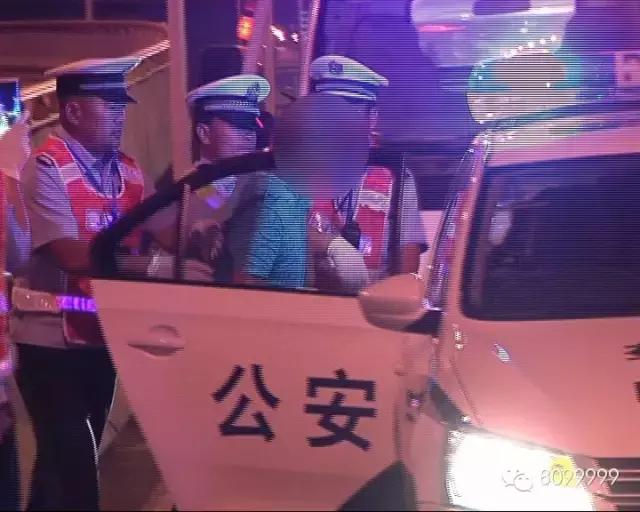 非机动车道婚纱照拍摄时间_机动车在车道减少的路口_驾驶机动车在车道减少的路口