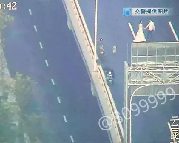 驾驶机动车在车道减少的路口_非机动车道婚纱照拍摄时间_机动车在车道减少的路口