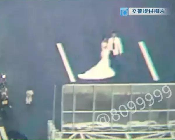 机动车在车道减少的路口_非机动车道婚纱照拍摄时间_驾驶机动车在车道减少的路口
